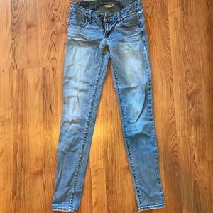 American Eagle light wash jeans